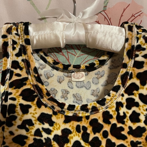 Leopard baby jumpsuit 🌻 - Picture 2 of 3